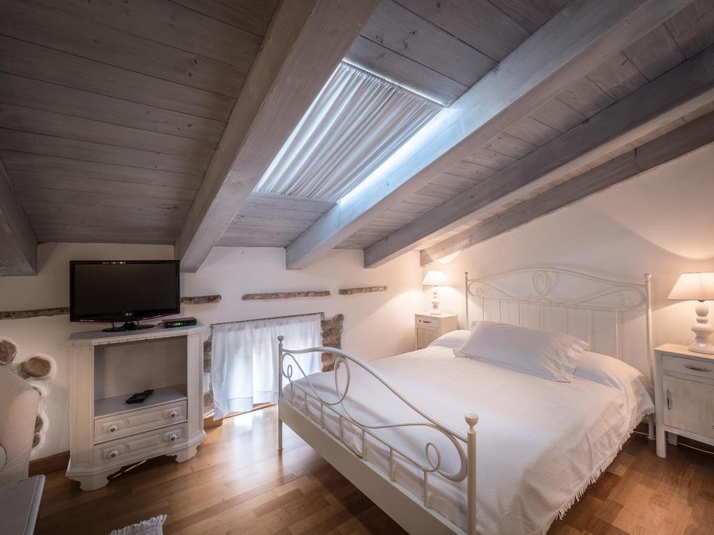 Relais Il Pigno Guest House Affi Bagian luar foto
