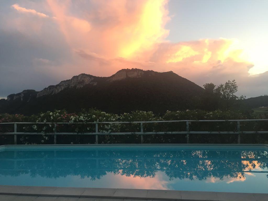 Relais Il Pigno Guest House Affi Bagian luar foto